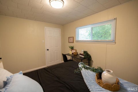 Tiny photo for 523 W Commercial Street, Hartford City, IN 47348 (MLS # 202631005)