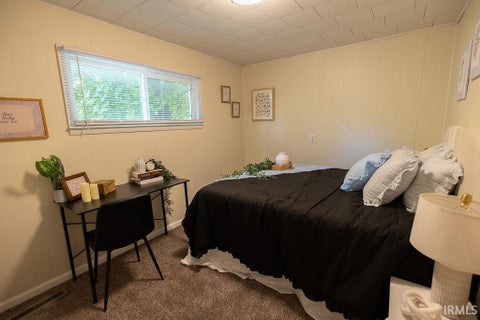 Tiny photo for 523 W Commercial Street, Hartford City, IN 47348 (MLS # 202631005)