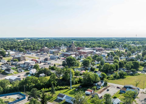 Tiny photo for 523 W Commercial Street, Hartford City, IN 47348 (MLS # 202631005)