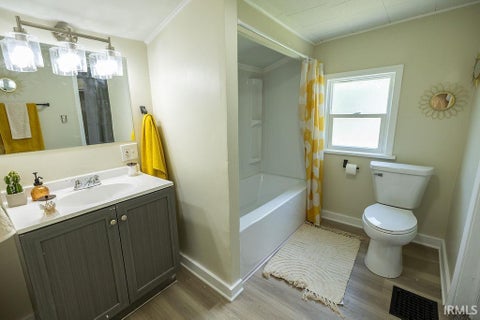 Tiny photo for 523 W Commercial Street, Hartford City, IN 47348 (MLS # 202631005)