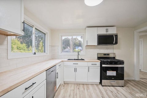 Tiny photo for 414 W MARKET Street, Logansport, IN 46947 (MLS # 202639906)