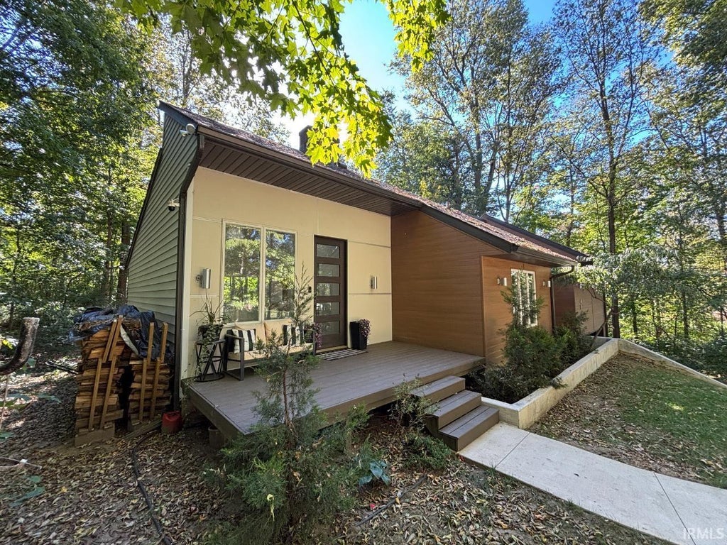 Photo of 4909 E County Road 450 N, Muncie, IN 47303 (MLS # 202643596)