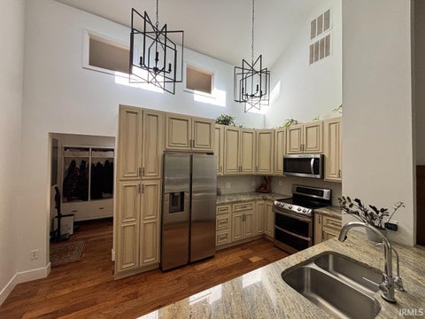 Tiny photo for 4909 E County Road 450 N, Muncie, IN 47303 (MLS # 202643596)