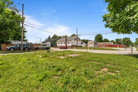 Tiny photo for 113 W GANO Street, Kokomo, IN 46901 (MLS # 202527189)
