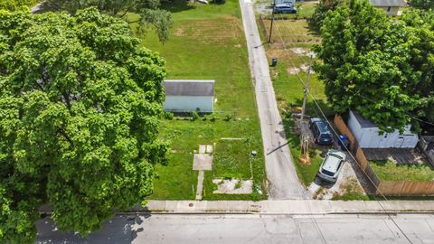 Tiny photo for 113 W GANO Street, Kokomo, IN 46901 (MLS # 202527189)