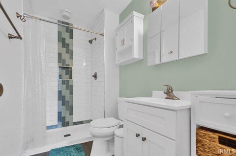 Tiny photo for 546 W Lois Lane, Bloomington, IN 47403 (MLS # 202621851)