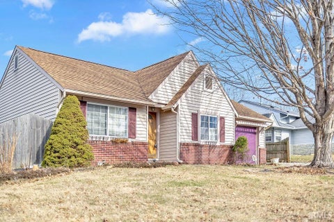Tiny photo for 546 W Lois Lane, Bloomington, IN 47403 (MLS # 202621851)