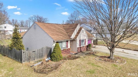 Tiny photo for 546 W Lois Lane, Bloomington, IN 47403 (MLS # 202621851)