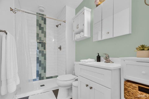 Tiny photo for 546 W Lois Lane, Bloomington, IN 47403 (MLS # 202621851)