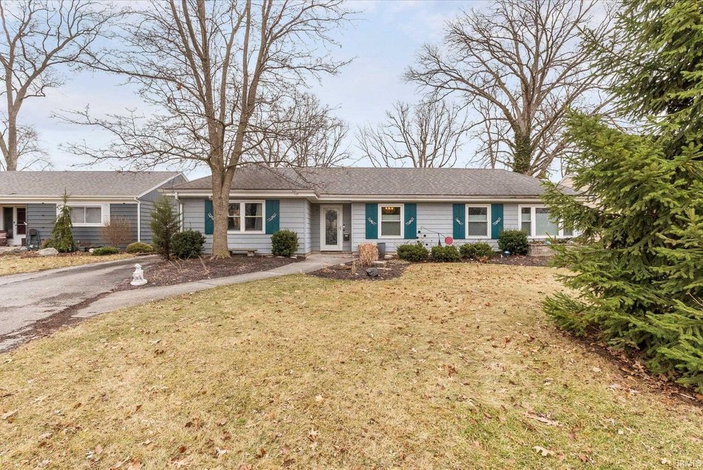 Photo of 3530 Kirkland Avenue, Fort Wayne, IN 46805 (MLS # 202609748)