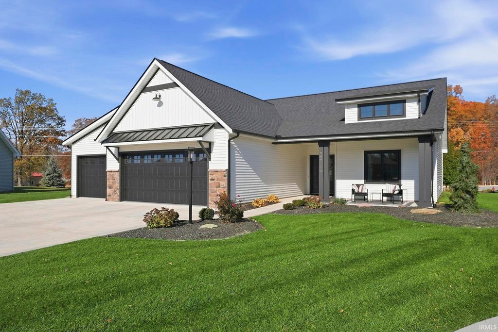 Photo of 15286 Cranwood Court, Fort Wayne, IN 46845 (MLS # 202605345)