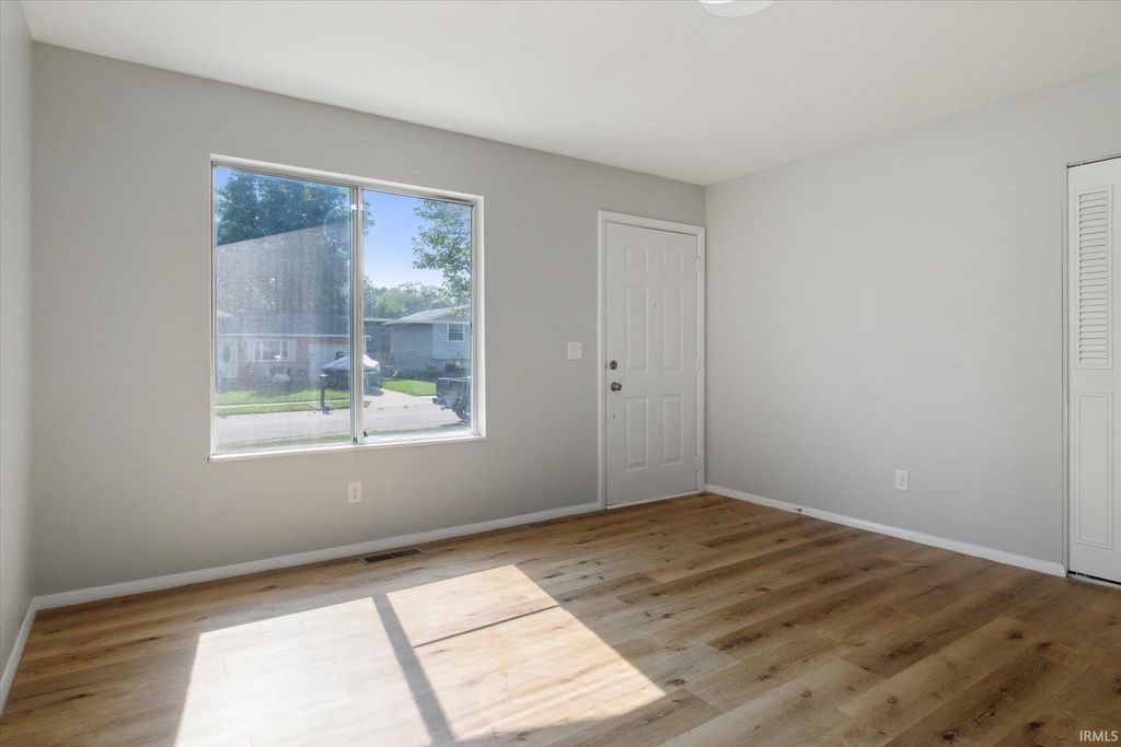 Photo of 1529 Hampton Court, Mishawaka, IN 46544 (MLS # 202602090)