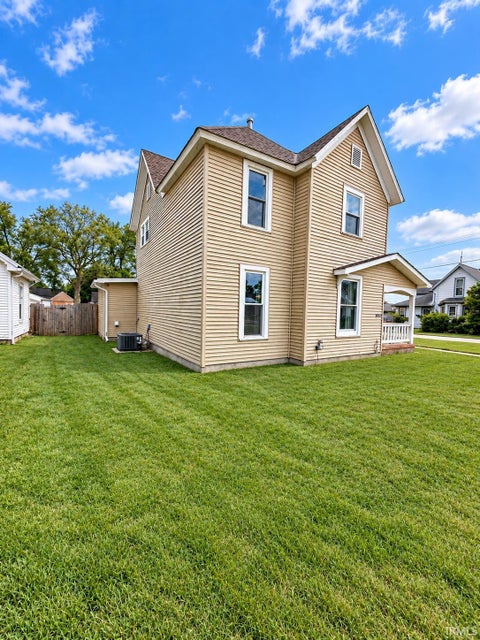 Tiny photo for 902 N Webster Street, Kokomo, IN 46901 (MLS # 202641245)