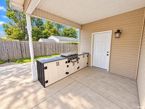 Tiny photo for 902 N Webster Street, Kokomo, IN 46901 (MLS # 202641245)