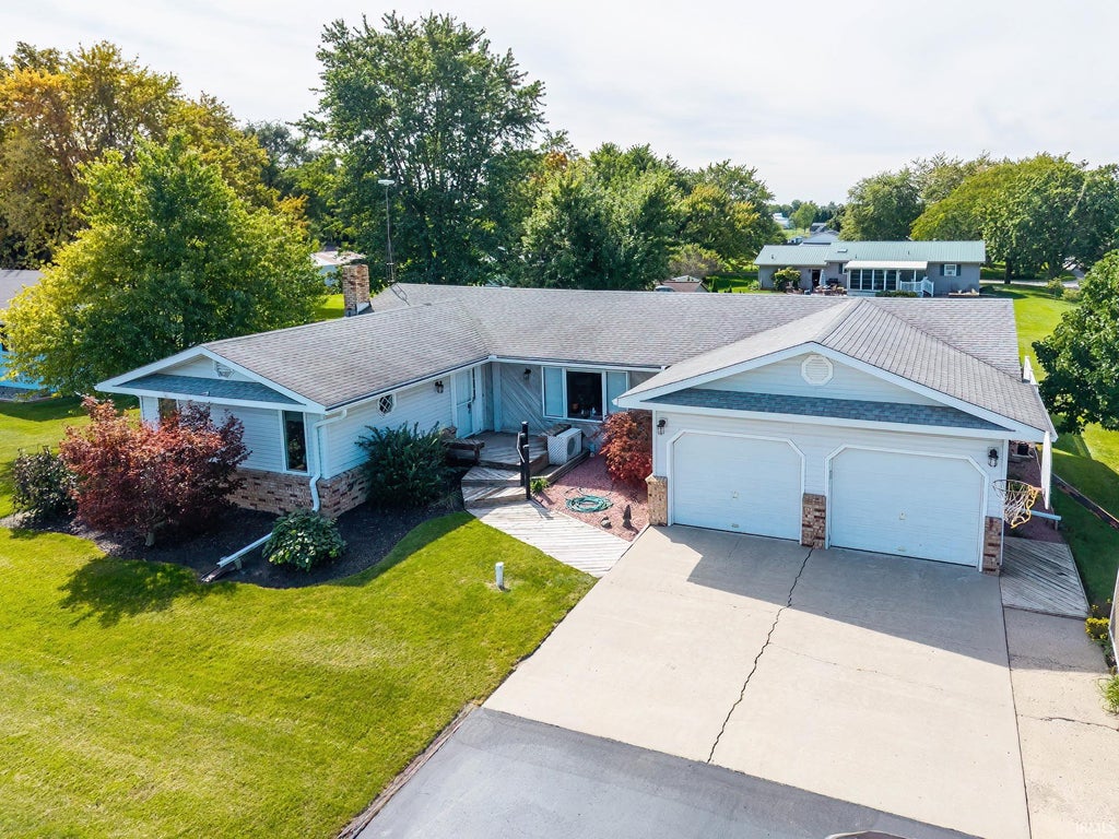 Photo of 6850 S 500 W, Topeka, IN 46571 (MLS # 202638203)