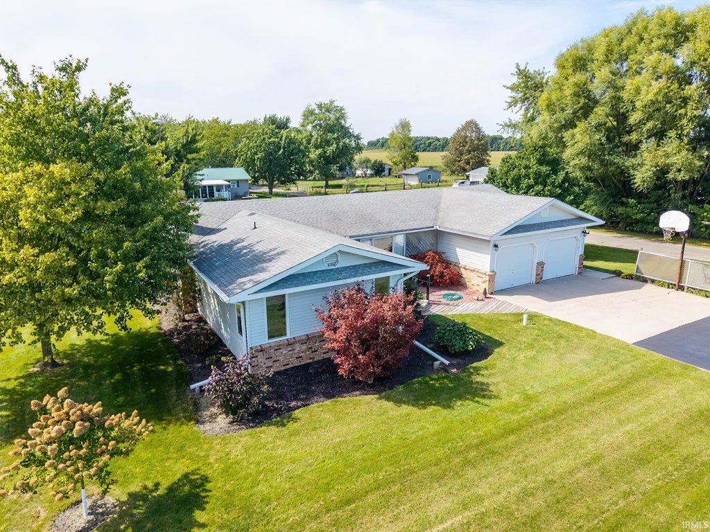 Photo of 6850 S 500 W, Topeka, IN 46571 (MLS # 202638203)