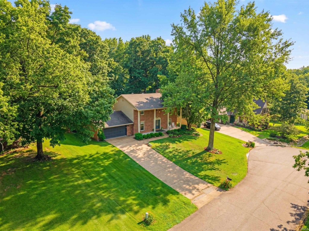 Photo of 5700 Woodlawn Drive, Newburgh, IN 47630 (MLS # 202628394)