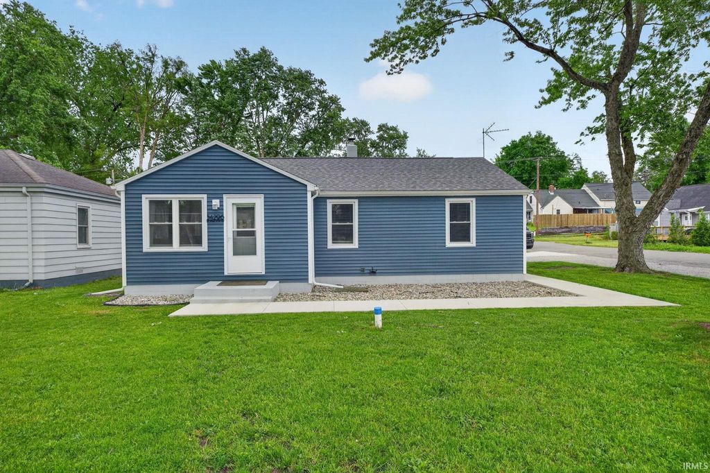 Photo of 54296 Ironwood Road, South Bend, IN 46635 (MLS # 202619758)