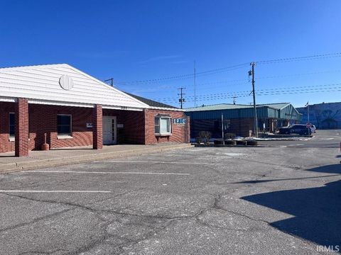 Tiny photo for 301 N Main Street, Monticello, IN 47960 (MLS # 202605033)