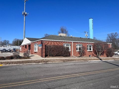 Tiny photo for 301 N Main Street, Monticello, IN 47960 (MLS # 202605033)