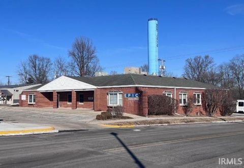 Photo of 301 N Main Street, Monticello, IN 47960 (MLS # 202605033)