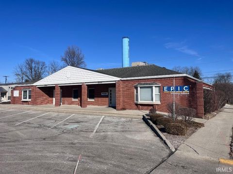 Tiny photo for 301 N Main Street, Monticello, IN 47960 (MLS # 202605033)