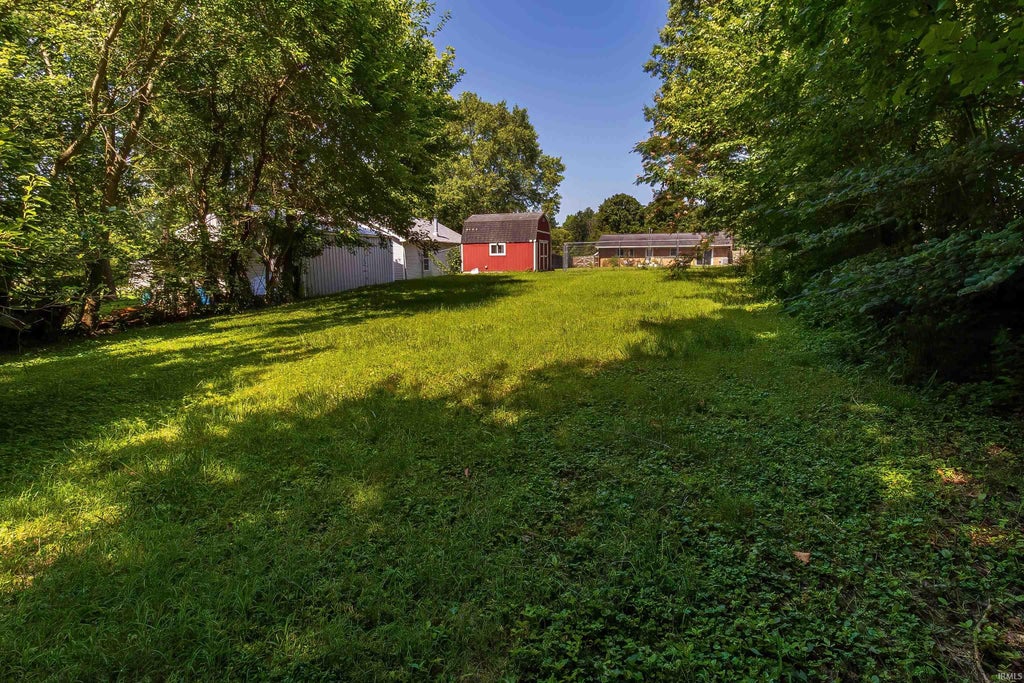Photo of 1315 Tupman Road, Evansville, IN 47720 (MLS # 202627786)