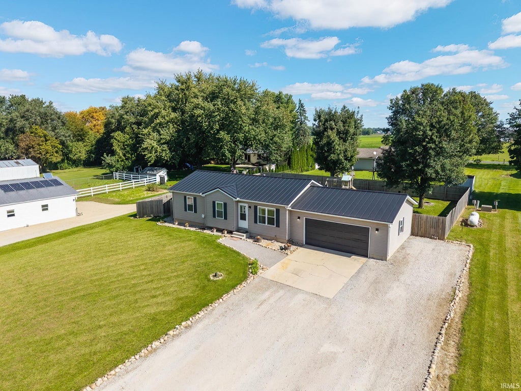 Photo of 6925 S 505 W, Topeka, IN 46571 (MLS # 202640385)