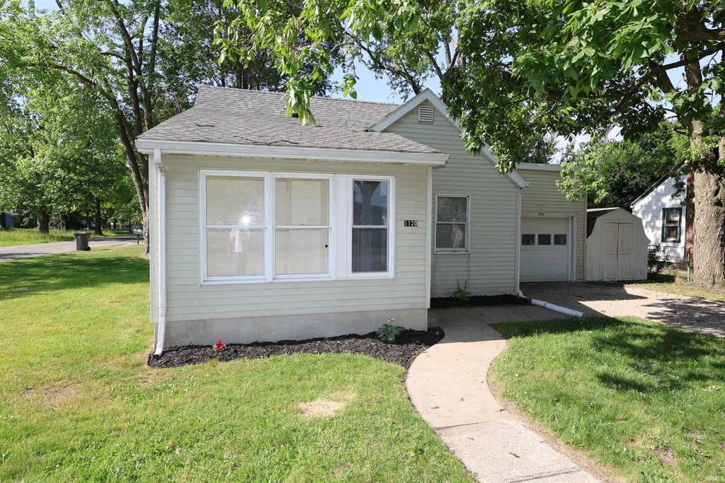 Photo of 1120 Sanders Avenue, Goshen, IN 46528 (MLS # 202621597)