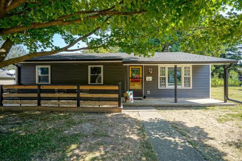 Photo of 212 S Willow Street, Flora, IN 46929 (MLS # 202537014)