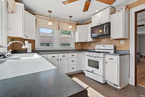 Tiny photo for 1033 S McCANN Street, Kokomo, IN 46902 (MLS # 202621771)