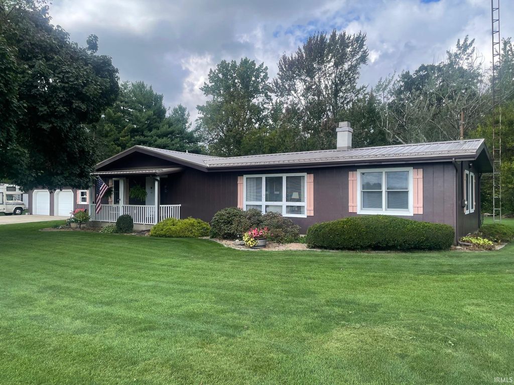 Photo of 724 Elm Road, Bremen, IN 46506 (MLS # 202538995)