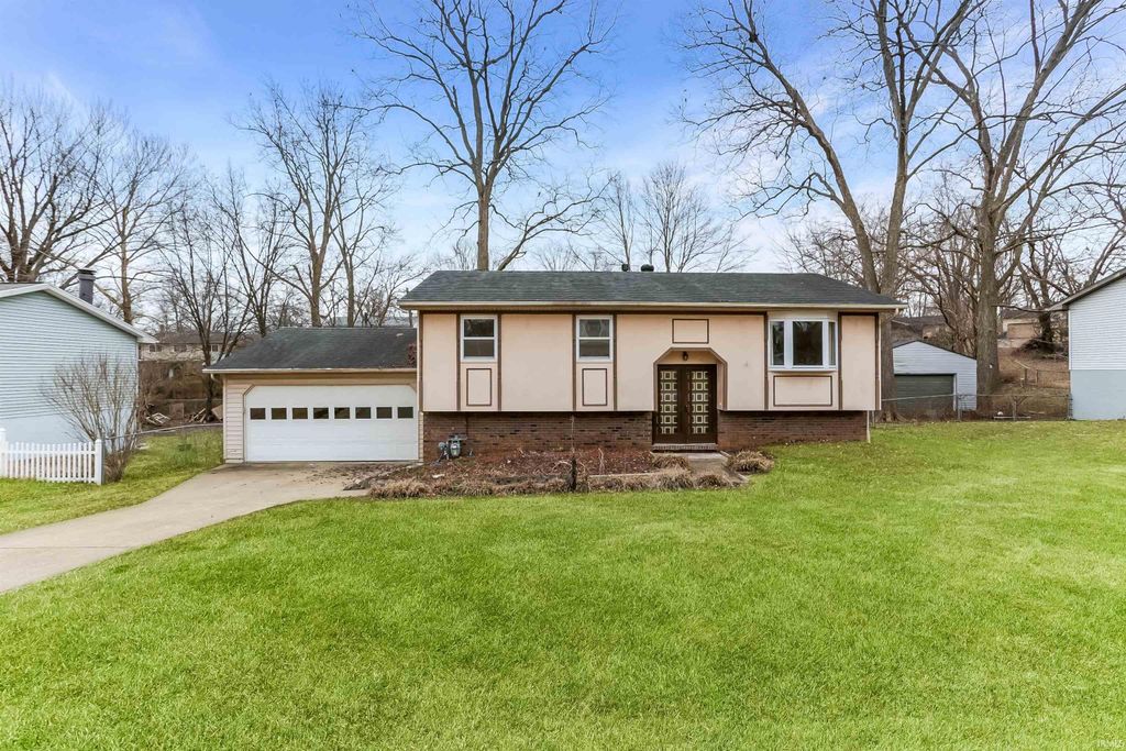 Photo of 6677 Concord Drive, Newburgh, IN 47630 (MLS # 202605919)