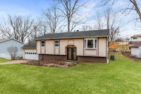Photo of 6677 Concord Drive, Newburgh, IN 47630 (MLS # 202605919)
