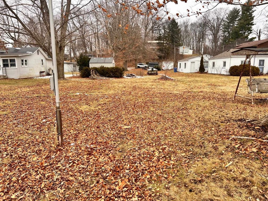 Photo of 3475 W Shoreline Drive, Columbia City, IN 46725 (MLS # 202601481)