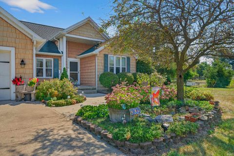 Tiny photo for 309 WINGER Way, Sweetser, IN 46987 (MLS # 202538253)