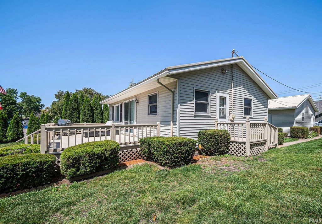 Photo of 10461 N Moore Street, Syracuse, IN 46567 (MLS # 202614300)