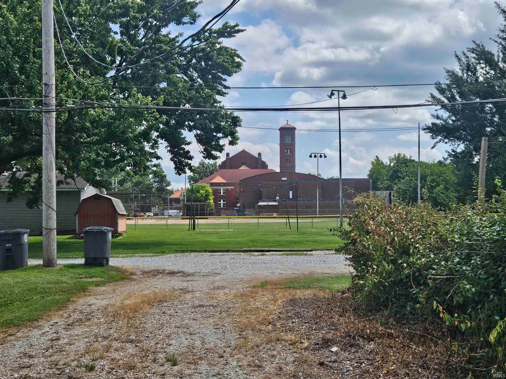 Photo of 1311 E Walnut Street, Evansville, IN 47714 (MLS # 202629960)