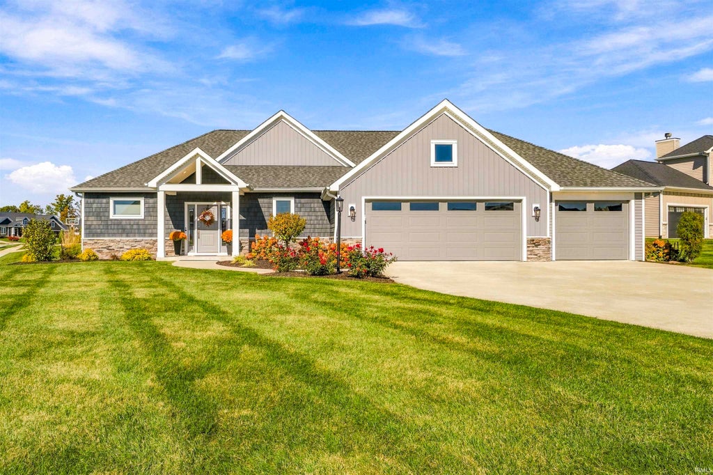 Photo of 14751 Whisper Rock Boulevard, Fort Wayne, IN 46845 (MLS # 202644091)