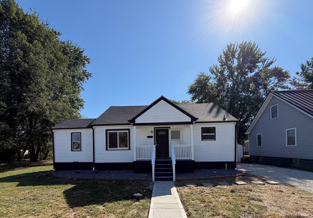 Photo of 805 E 1ST Street, Huntingburg, IN 47542 (MLS # 202641878)