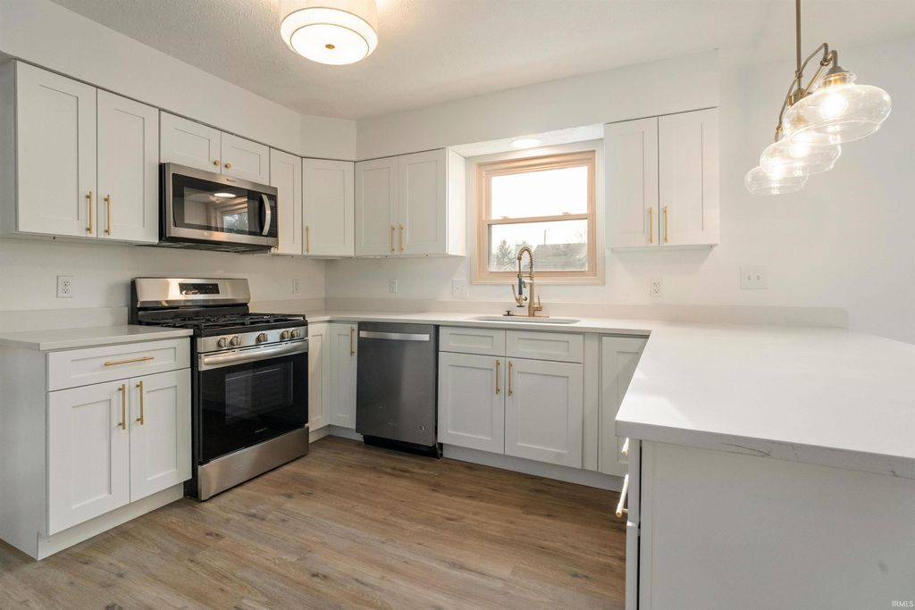 Photo of 812 Woodmere Drive, Lafayette, IN 47905 (MLS # 202609961)