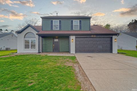 Photo of 812 Woodmere Drive, Lafayette, IN 47905 (MLS # 202609961)