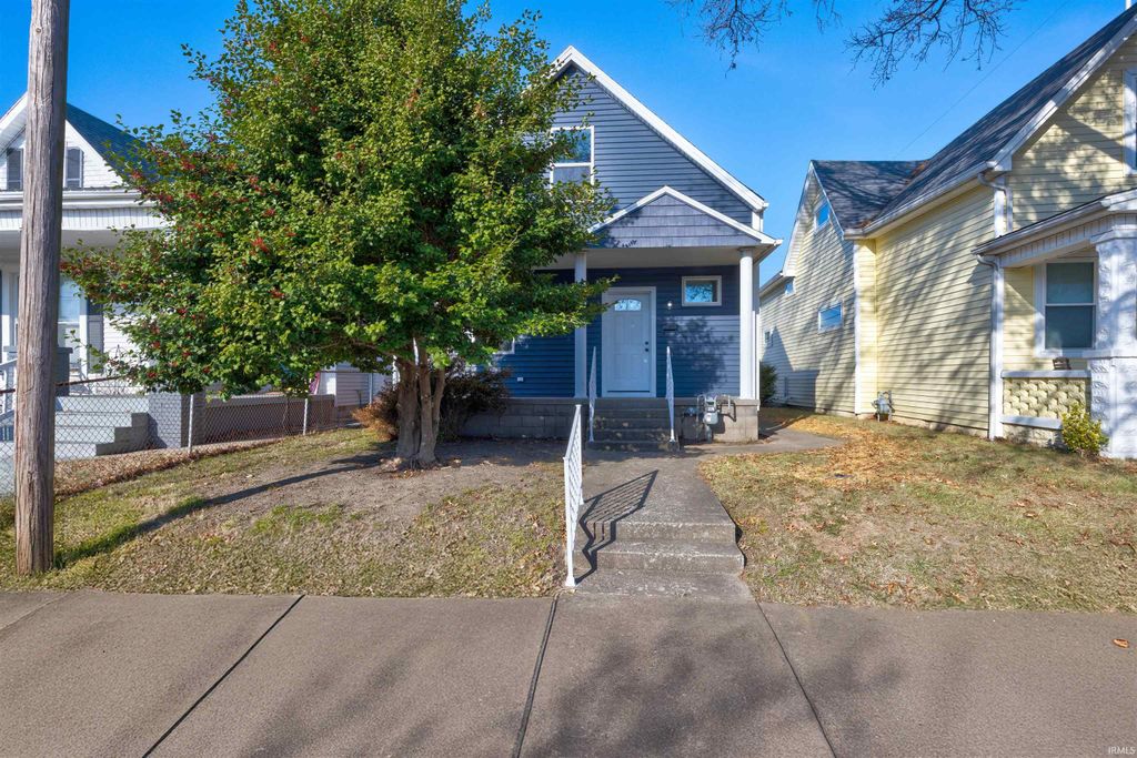 Photo of 212 E Delaware Street, Evansville, IN 47711 (MLS # 202549384)