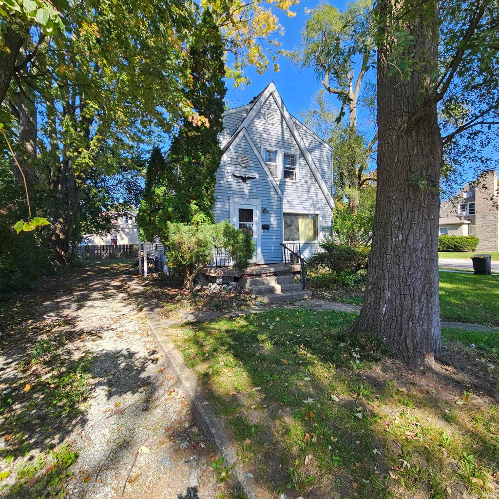 Photo of 3102 McArthur Drive, Fort Wayne, IN 46809 (MLS # 202641642)