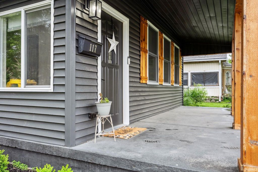 Photo of 117 N Market Street, Thorntown, IN 46071 (MLS # 202545634)