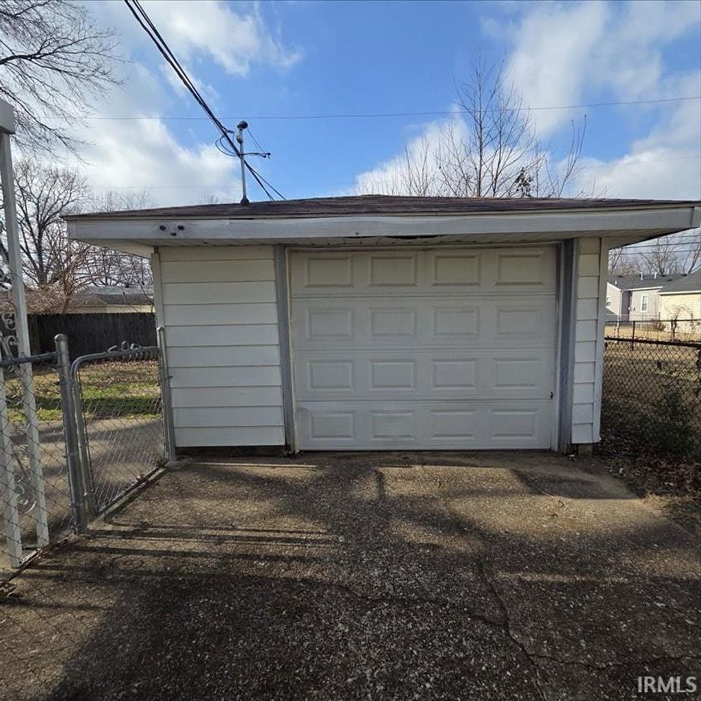 Photo of 1501 S Ruston Street, Evansville, IN 47714 (MLS # 202608935)