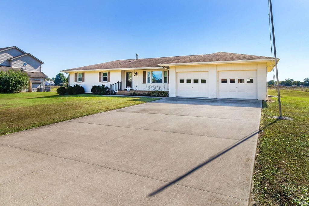 Photo of 6109 Fitzgerald Road, Evansville, IN 47715 (MLS # 202643714)