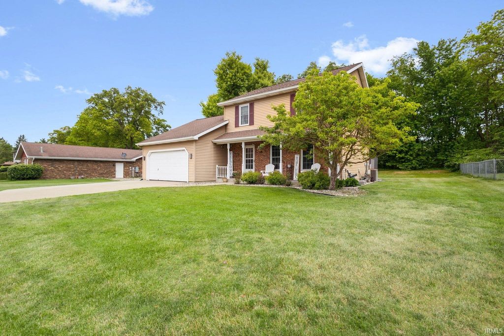 Photo of 57110 Pine View Drive, South Bend, IN 46619 (MLS # 202621589)
