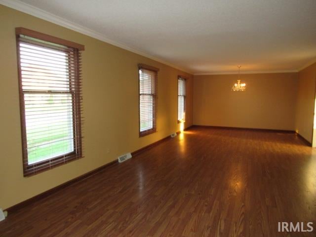 Photo of 1117 Pinehurst Drive, Mount Vernon, IN 47620 (MLS # 202626568)