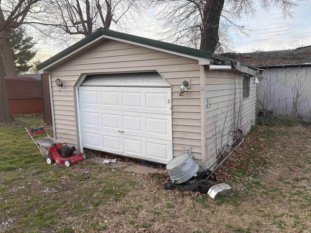 Photo of 823 W Wood Street, Princeton, IN 47670 (MLS # 202610399)